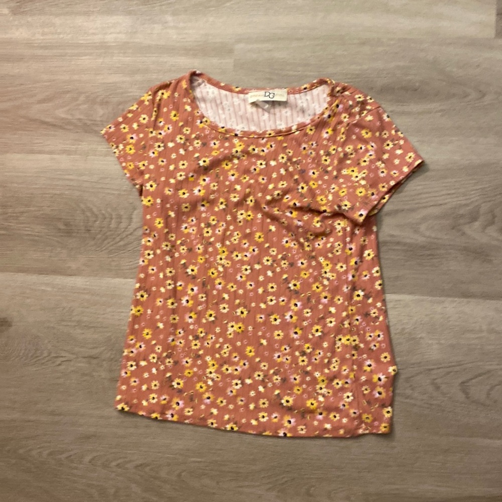 Pink shirt with sunflower pattern!
